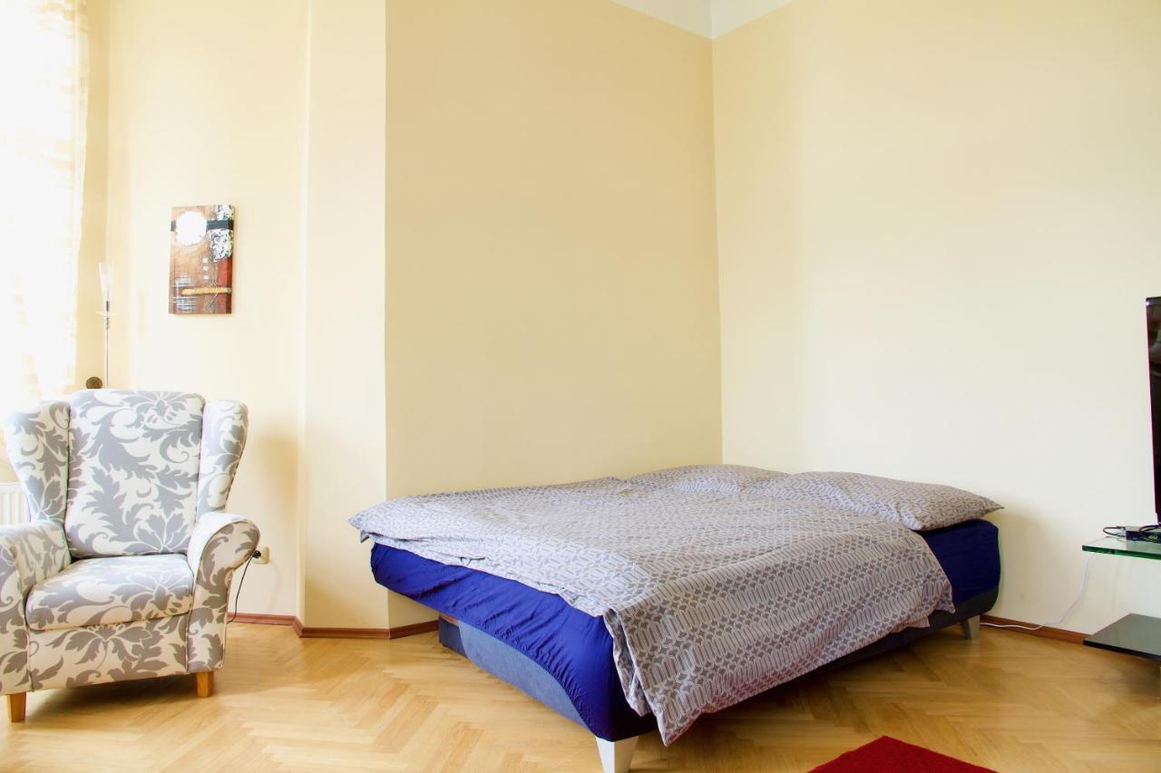 Ubytovani 1204 Na Ulici Krale Jiriho Apartment Karlovy Vary Exterior photo